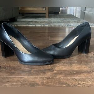 Clark’s Freva85 Court Black Leather Pump Size 9M